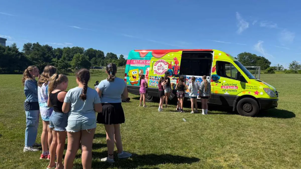 Ice Cream Truck Rental in Billerica MA for School Events, PTO Activities, Birthday Parties and Community Celebrations
