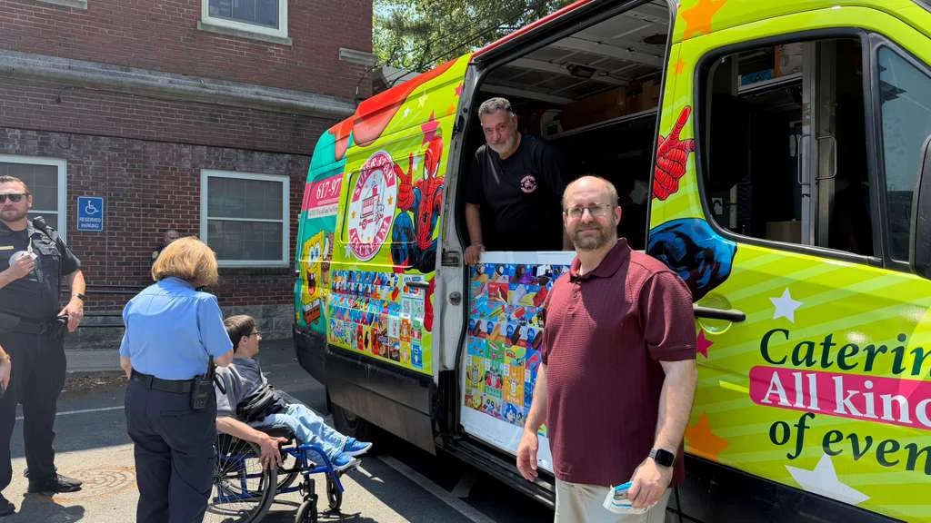 Ice cream truck rental serving a birthday party in Peabody MA