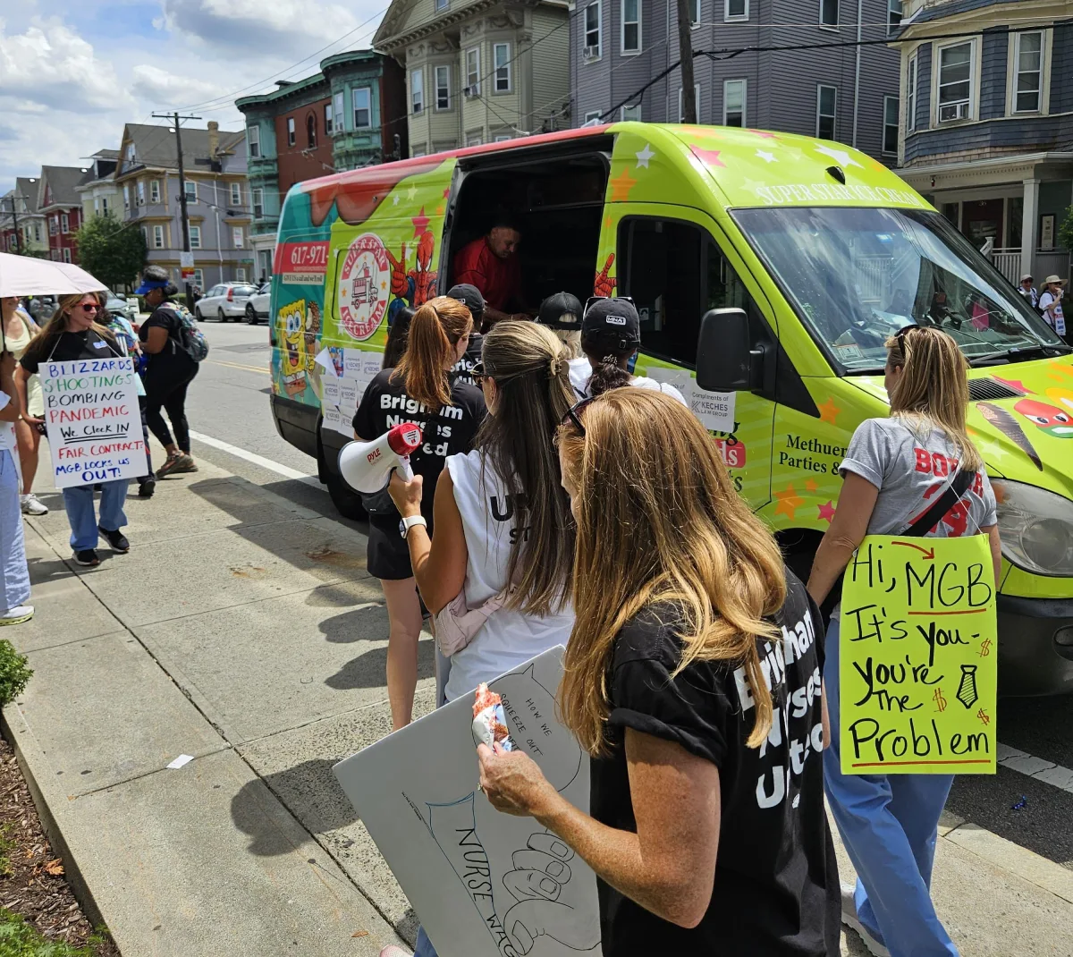 Ice Cream Truck Rental in Hudson MA serving birthday parties, school events, corporate events and community celebrations