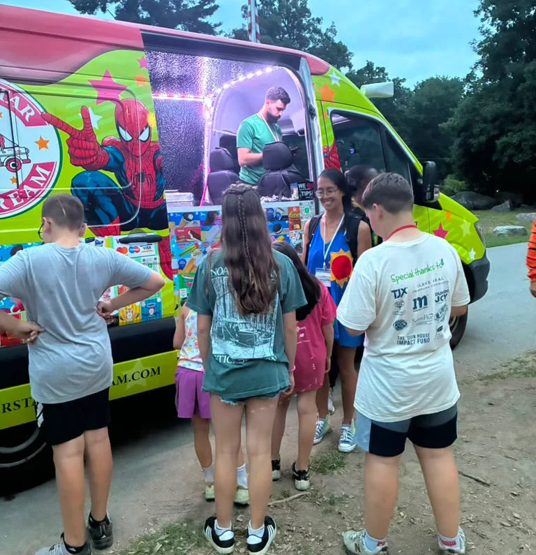 Ice cream truck rental in Hooksett NH for parties and events