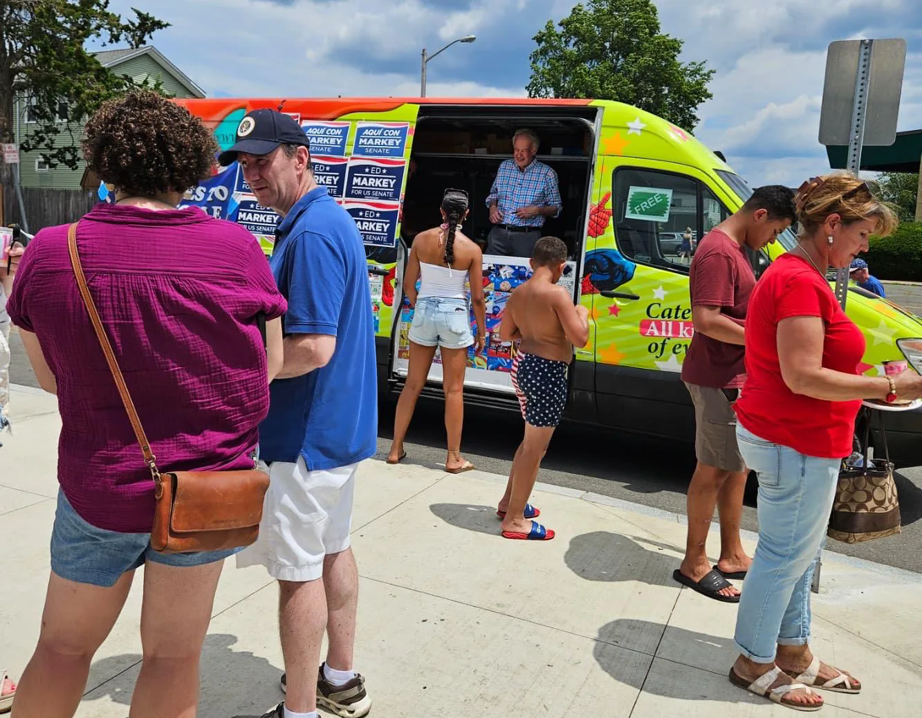 Ice cream truck rental in Manchester NH for parties and events