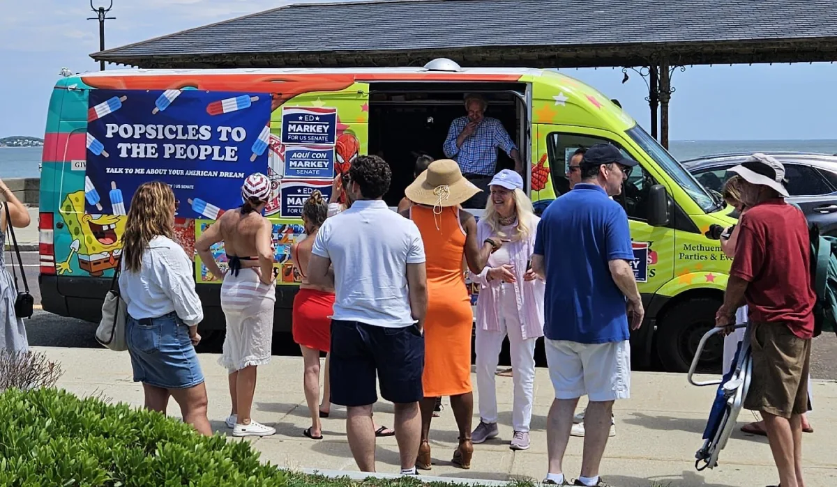 Ice cream truck rental in Springfield MA for parties and events