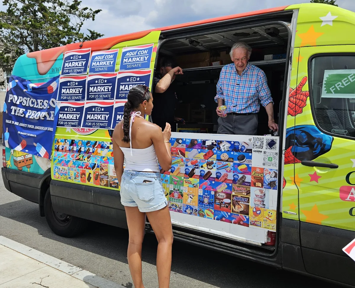 Ice cream truck rental in Woburn MA for parties and events